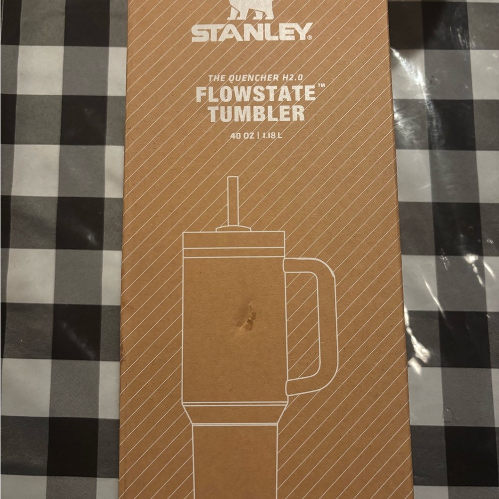 1:1 Black Stanley 40 oz